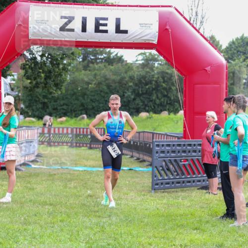 21.06.2026 - 29. Vierlanden-Triathlon Andreas Tolksdorf http://msf.ph/oto/9912888 21.06.2026 10:54:25 Ziel  meine-sportfotos.de