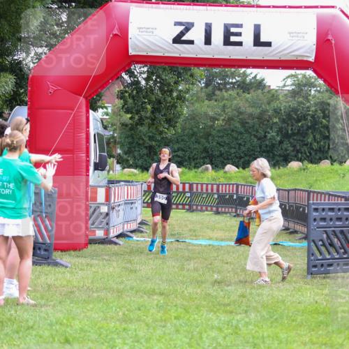 21.06.2026 - 29. Vierlanden-Triathlon Andreas Tolksdorf http://msf.ph/oto/9912903 21.06.2026 10:55:26 Ziel  meine-sportfotos.de