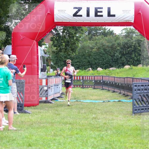 21.06.2026 - 29. Vierlanden-Triathlon Andreas Tolksdorf http://msf.ph/oto/9912913 21.06.2026 10:55:40 Ziel  meine-sportfotos.de