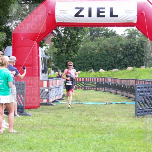 21.06.2026 - 29. Vierlanden-Triathlon Andreas Tolksdorf http://msf.ph/oto/9912914 21.06.2026 10:55:40 Ziel  meine-sportfotos.de