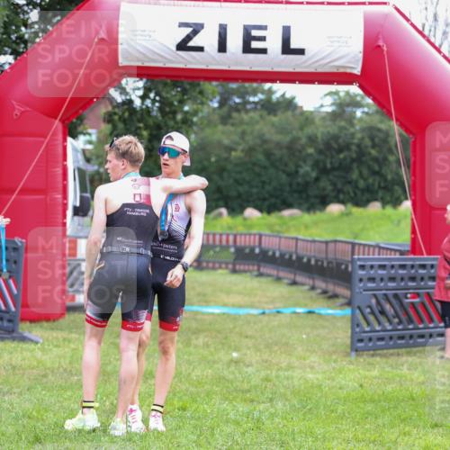 21.06.2026 - 29. Vierlanden-Triathlon Andreas Tolksdorf http://msf.ph/oto/9912941 21.06.2026 10:55:56 Ziel 210, 339 meine-sportfotos.de
