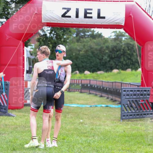 21.06.2026 - 29. Vierlanden-Triathlon Andreas Tolksdorf http://msf.ph/oto/9912943 21.06.2026 10:55:56 Ziel 210, 339 meine-sportfotos.de