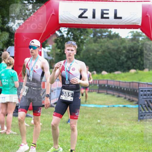 21.06.2026 - 29. Vierlanden-Triathlon Andreas Tolksdorf http://msf.ph/oto/9912947 21.06.2026 10:55:58 Ziel 210, 339 meine-sportfotos.de