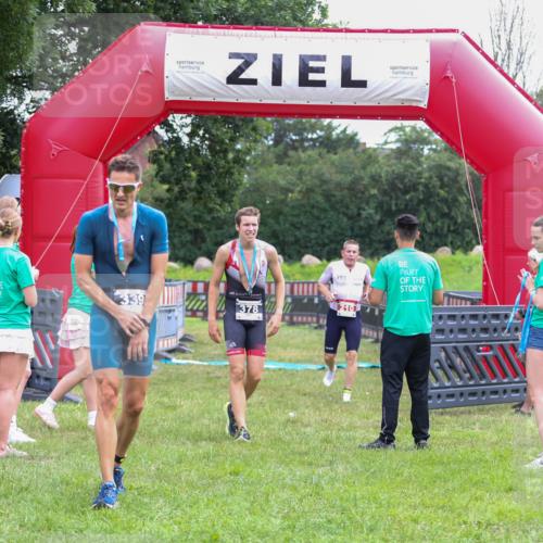 21.06.2026 - 29. Vierlanden-Triathlon Andreas Tolksdorf http://msf.ph/oto/9912969 21.06.2026 10:56:05 Ziel 210 meine-sportfotos.de