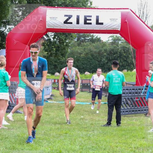 21.06.2026 - 29. Vierlanden-Triathlon Andreas Tolksdorf http://msf.ph/oto/9912970 21.06.2026 10:56:05 Ziel 210 meine-sportfotos.de