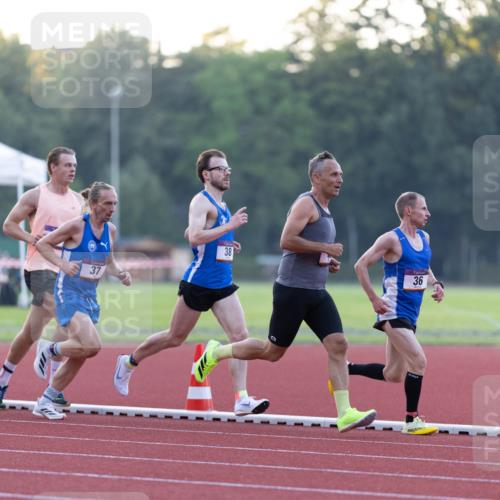 08.08.2026 - Nacht der Zehner Michael Strokosch http://msf.ph/oto/9930728 08.08.2026 20:30:03 Laufen 42, 37, 38, 36 meine-sportfotos.de