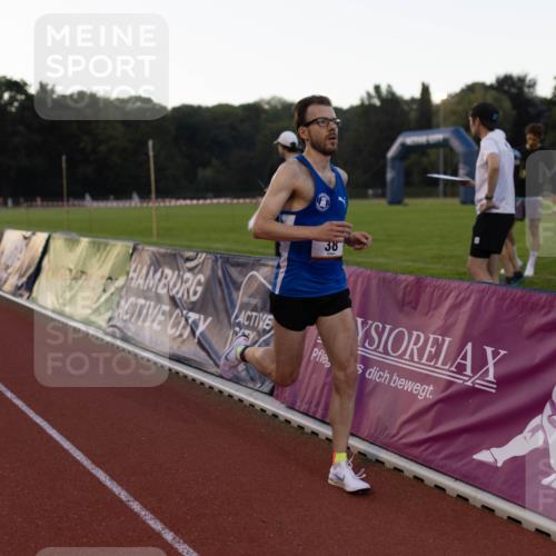 08.08.2026 - Nacht der Zehner Michael Strokosch http://msf.ph/oto/9930951 08.08.2026 20:50:39 Laufen 38 meine-sportfotos.de