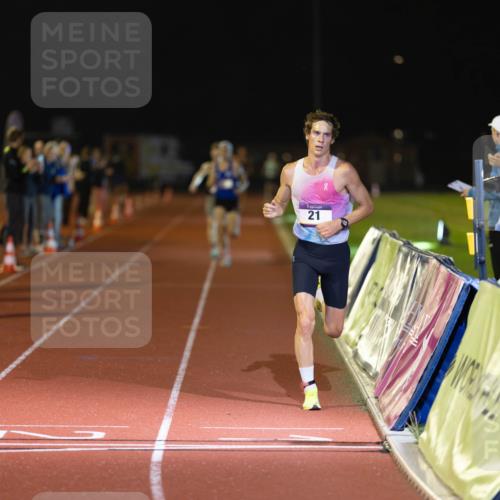 08.08.2026 - Nacht der Zehner Michael Strokosch http://msf.ph/oto/9931402 08.08.2026 21:50:19 Laufen 21 meine-sportfotos.de