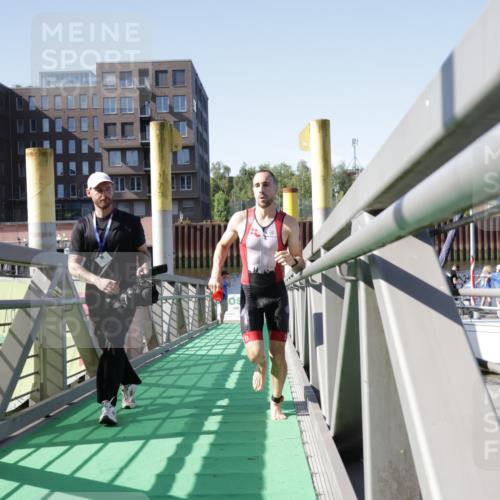 09.08.2026 - GEWOBA Citytriathlon Bremen Yannick Fuchs http://msf.ph/oto/9931469 09.08.2026 10:11:35 Schwimmen 326 meine-sportfotos.de