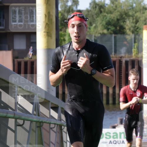09.08.2026 - GEWOBA Citytriathlon Bremen Yannick Fuchs http://msf.ph/oto/9931500 09.08.2026 10:12:29 Schwimmen 287, 349 meine-sportfotos.de