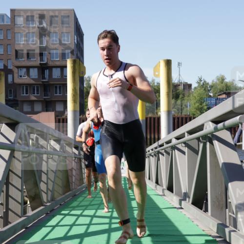 09.08.2026 - GEWOBA Citytriathlon Bremen Yannick Fuchs http://msf.ph/oto/9931526 09.08.2026 10:13:27 Schwimmen 284, 286, 310, 387, 393 meine-sportfotos.de