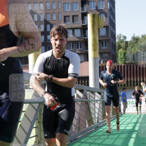 09.08.2026 - GEWOBA Citytriathlon Bremen Yannick Fuchs http://msf.ph/oto/9931544 09.08.2026 10:13:59 Schwimmen 291, 323, 336, 348 meine-sportfotos.de