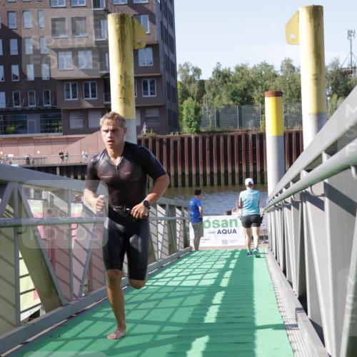 09.08.2026 - GEWOBA Citytriathlon Bremen Yannick Fuchs http://msf.ph/oto/9931556 09.08.2026 10:14:04 Schwimmen 291, 323, 336, 348 meine-sportfotos.de