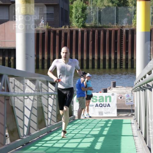 09.08.2026 - GEWOBA Citytriathlon Bremen Yannick Fuchs http://msf.ph/oto/9931567 09.08.2026 10:14:16 Schwimmen 291, 336, 351 meine-sportfotos.de