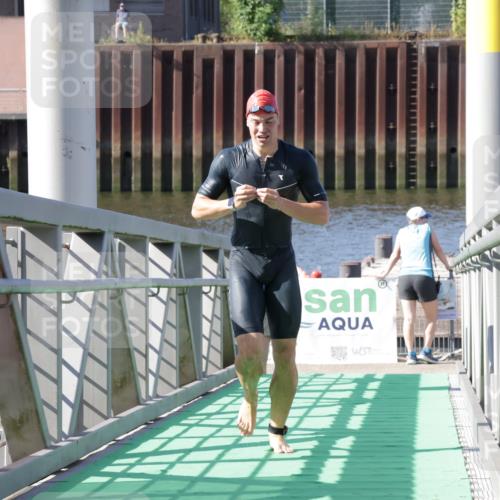 09.08.2026 - GEWOBA Citytriathlon Bremen Yannick Fuchs http://msf.ph/oto/9931590 09.08.2026 10:14:26 Schwimmen 301, 351, 358 meine-sportfotos.de
