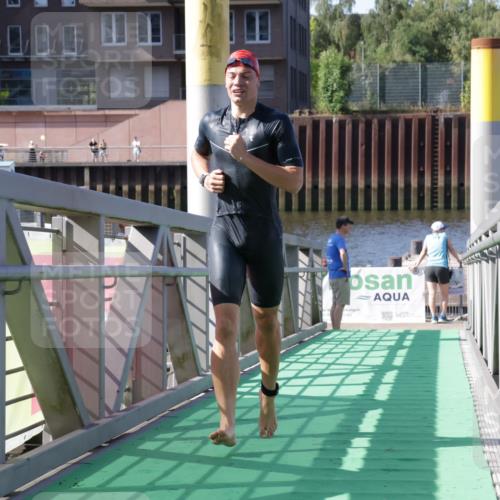 09.08.2026 - GEWOBA Citytriathlon Bremen Yannick Fuchs http://msf.ph/oto/9931595 09.08.2026 10:14:28 Schwimmen 301, 351, 358 meine-sportfotos.de