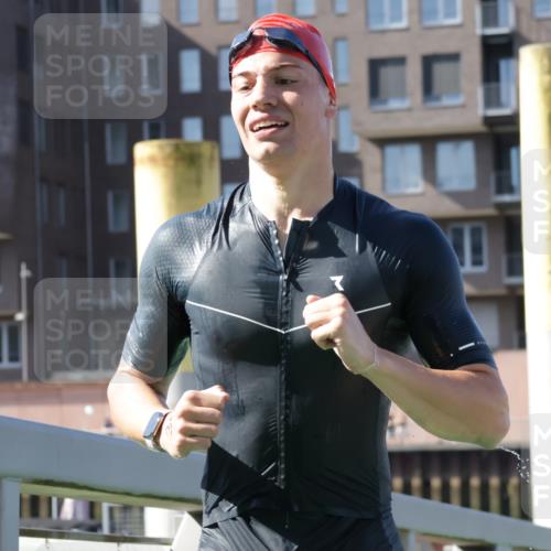 09.08.2026 - GEWOBA Citytriathlon Bremen Yannick Fuchs http://msf.ph/oto/9931598 09.08.2026 10:14:30 Schwimmen 301, 351, 358 meine-sportfotos.de
