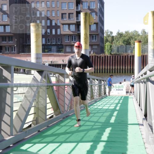 09.08.2026 - GEWOBA Citytriathlon Bremen Yannick Fuchs http://msf.ph/oto/9931613 09.08.2026 10:14:48 Schwimmen 314, 322, 398 meine-sportfotos.de
