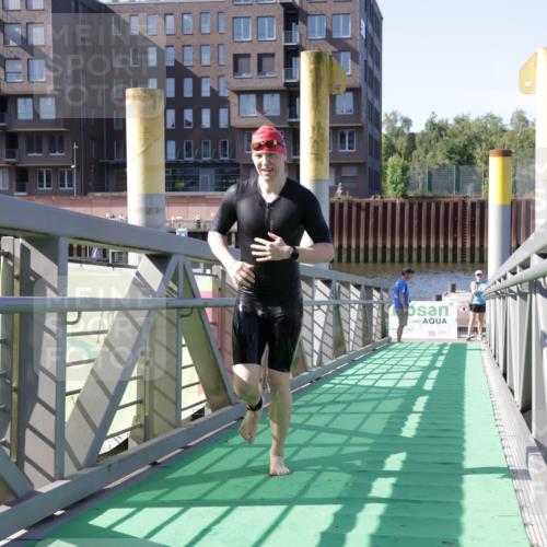 09.08.2026 - GEWOBA Citytriathlon Bremen Yannick Fuchs http://msf.ph/oto/9931616 09.08.2026 10:14:49 Schwimmen 314, 322, 398 meine-sportfotos.de