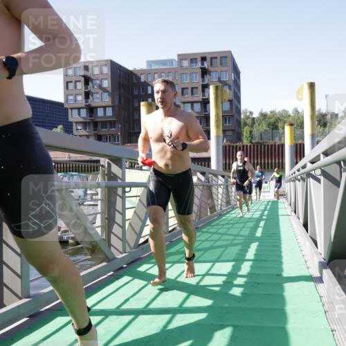 09.08.2026 - GEWOBA Citytriathlon Bremen Yannick Fuchs http://msf.ph/oto/9931667 09.08.2026 10:15:29 Schwimmen 296, 329, 376, 377, 383, 394, 400, 427 meine-sportfotos.de