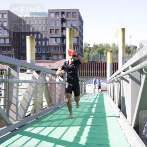09.08.2026 - GEWOBA Citytriathlon Bremen Yannick Fuchs http://msf.ph/oto/9931695 09.08.2026 10:15:43 Schwimmen 290, 293, 296, 329, 339, 360, 383, 400 meine-sportfotos.de