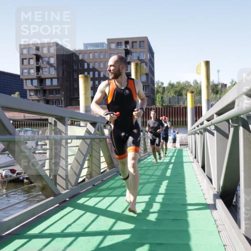 09.08.2026 - GEWOBA Citytriathlon Bremen Yannick Fuchs http://msf.ph/oto/9931704 09.08.2026 10:15:54 Schwimmen 290, 342, 389, 402 meine-sportfotos.de
