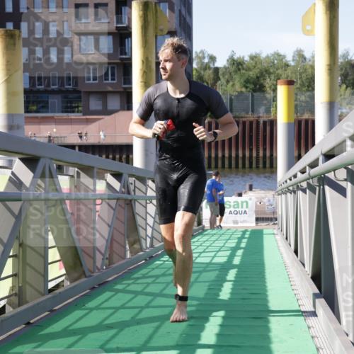 09.08.2026 - GEWOBA Citytriathlon Bremen Yannick Fuchs http://msf.ph/oto/9931717 09.08.2026 10:16:02 Schwimmen 318, 342, 389, 402 meine-sportfotos.de