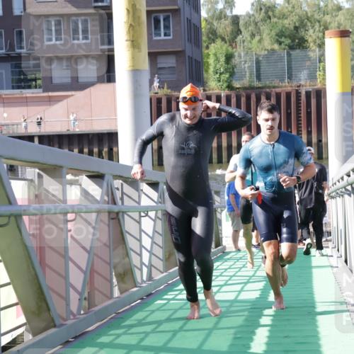09.08.2026 - GEWOBA Citytriathlon Bremen Yannick Fuchs http://msf.ph/oto/9931743 09.08.2026 10:16:27 Schwimmen 300, 315, 321, 368, 375, 416 meine-sportfotos.de