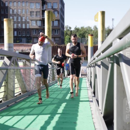 09.08.2026 - GEWOBA Citytriathlon Bremen Yannick Fuchs http://msf.ph/oto/9931819 09.08.2026 10:17:18 Schwimmen 295, 312, 327, 332, 352, 356, 359, 364, 378, 403 meine-sportfotos.de