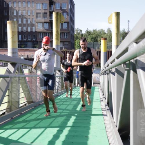 09.08.2026 - GEWOBA Citytriathlon Bremen Yannick Fuchs http://msf.ph/oto/9931820 09.08.2026 10:17:18 Schwimmen 295, 312, 327, 332, 352, 356, 359, 364, 378, 403 meine-sportfotos.de