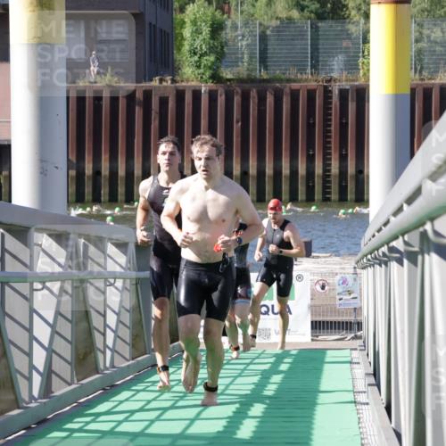 09.08.2026 - GEWOBA Citytriathlon Bremen Yannick Fuchs http://msf.ph/oto/9931841 09.08.2026 10:17:31 Schwimmen 289, 312, 332, 352, 356, 359, 363, 379, 395, 437, 523 meine-sportfotos.de