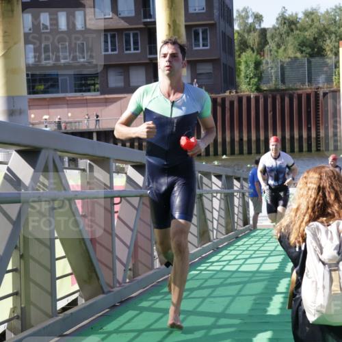 09.08.2026 - GEWOBA Citytriathlon Bremen Yannick Fuchs http://msf.ph/oto/9931857 09.08.2026 10:18:17 Schwimmen 288, 303, 317, 337, 350, 388, 478 meine-sportfotos.de