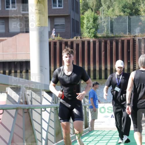 09.08.2026 - GEWOBA Citytriathlon Bremen Yannick Fuchs http://msf.ph/oto/9931878 09.08.2026 10:18:44 Schwimmen 294, 311, 334, 355 meine-sportfotos.de