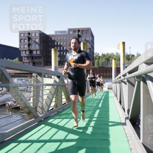 09.08.2026 - GEWOBA Citytriathlon Bremen Yannick Fuchs http://msf.ph/oto/9931924 09.08.2026 10:19:24 Schwimmen 305, 353, 366, 374, 382, 443, 519, 520 meine-sportfotos.de