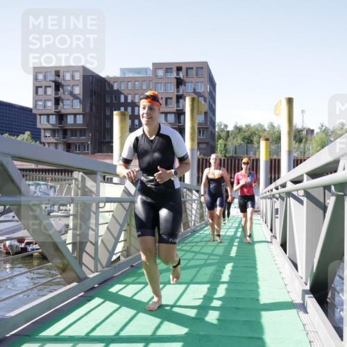 09.08.2026 - GEWOBA Citytriathlon Bremen Yannick Fuchs http://msf.ph/oto/9931947 09.08.2026 10:19:39 Schwimmen 305, 344, 353, 407, 430, 443, 456, 490, 515, 517, 520 meine-sportfotos.de