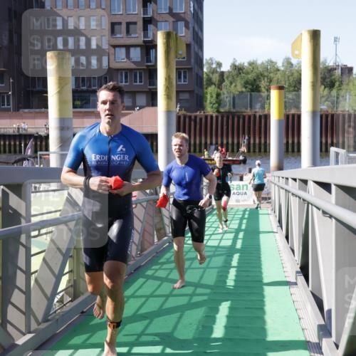 09.08.2026 - GEWOBA Citytriathlon Bremen Yannick Fuchs http://msf.ph/oto/9931999 09.08.2026 10:20:26 Schwimmen 292, 330, 385, 458, 500 meine-sportfotos.de