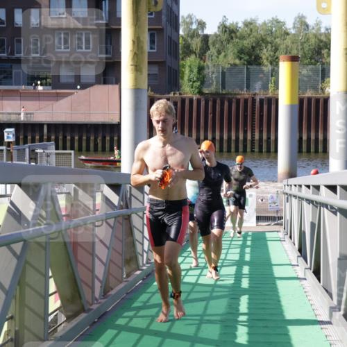 09.08.2026 - GEWOBA Citytriathlon Bremen Yannick Fuchs http://msf.ph/oto/9932005 09.08.2026 10:20:37 Schwimmen 292, 361, 385, 405, 458, 481, 526 meine-sportfotos.de