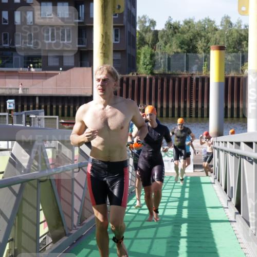 09.08.2026 - GEWOBA Citytriathlon Bremen Yannick Fuchs http://msf.ph/oto/9932007 09.08.2026 10:20:38 Schwimmen 292, 361, 385, 405, 458, 481, 526 meine-sportfotos.de