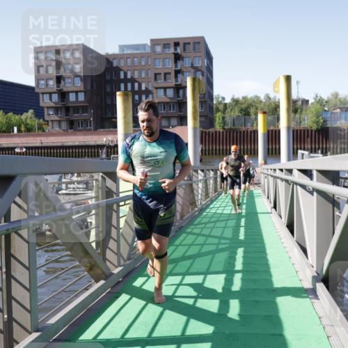 09.08.2026 - GEWOBA Citytriathlon Bremen Yannick Fuchs http://msf.ph/oto/9932012 09.08.2026 10:20:42 Schwimmen 361, 367, 405, 458, 474, 481, 526 meine-sportfotos.de