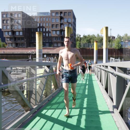 09.08.2026 - GEWOBA Citytriathlon Bremen Yannick Fuchs http://msf.ph/oto/9932041 09.08.2026 10:21:05 Schwimmen 433, 446, 452, 453, 462, 466, 472, 522, 531 meine-sportfotos.de