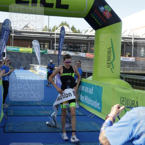 09.08.2026 - GEWOBA Citytriathlon Bremen Yannick Fuchs http://msf.ph/oto/9932042 09.08.2026 10:58:13 Ziel 365 meine-sportfotos.de