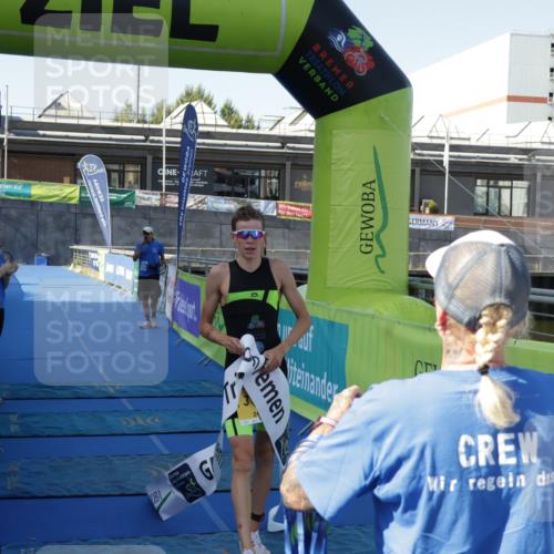 09.08.2026 - GEWOBA Citytriathlon Bremen Yannick Fuchs http://msf.ph/oto/9932046 09.08.2026 10:58:14 Ziel 365 meine-sportfotos.de