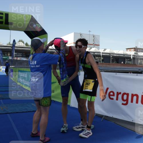 09.08.2026 - GEWOBA Citytriathlon Bremen Yannick Fuchs http://msf.ph/oto/9932086 09.08.2026 11:02:10 Ziel  meine-sportfotos.de