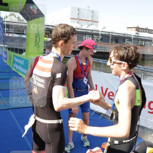 09.08.2026 - GEWOBA Citytriathlon Bremen Yannick Fuchs http://msf.ph/oto/9932122 09.08.2026 11:02:48 Ziel  meine-sportfotos.de