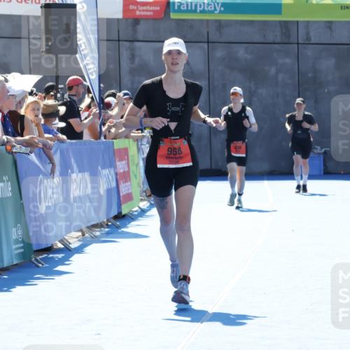 09.08.2026 - GEWOBA Citytriathlon Bremen Yannick Fuchs http://msf.ph/oto/9932123 09.08.2026 14:33:02 Ziel 958 meine-sportfotos.de