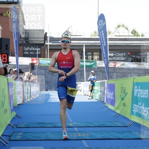 09.08.2026 - GEWOBA Citytriathlon Bremen Yannick Fuchs http://msf.ph/oto/9932171 09.08.2026 11:05:43 Ziel 306 meine-sportfotos.de