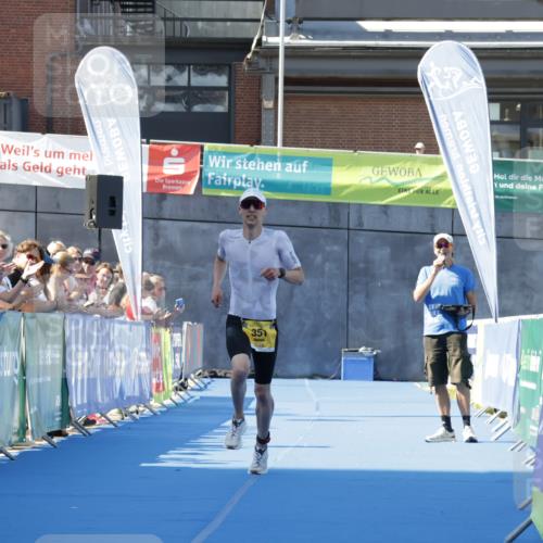 09.08.2026 - GEWOBA Citytriathlon Bremen Yannick Fuchs http://msf.ph/oto/9932262 09.08.2026 11:10:15 Ziel 351 meine-sportfotos.de