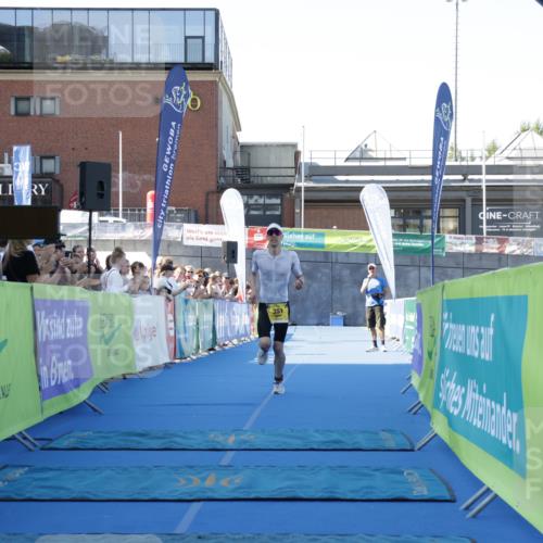 09.08.2026 - GEWOBA Citytriathlon Bremen Yannick Fuchs http://msf.ph/oto/9932267 09.08.2026 11:10:16 Ziel 351 meine-sportfotos.de