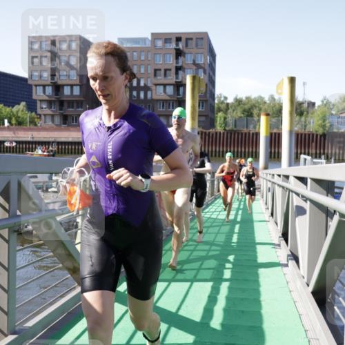 09.08.2026 - GEWOBA Citytriathlon Bremen Yannick Fuchs http://msf.ph/oto/9932271 09.08.2026 10:22:34 Schwimmen 1, 7, 25, 59, 125, 173, 239, 439, 448, 460, 476, 504, 510 meine-sportfotos.de