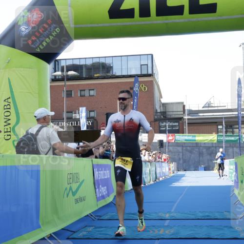 09.08.2026 - GEWOBA Citytriathlon Bremen Yannick Fuchs http://msf.ph/oto/9932308 09.08.2026 11:10:49 Ziel 387 meine-sportfotos.de